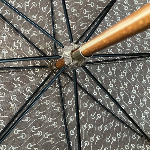 Rare Gucci umbrella wooden handle w shoulder strap - Picture 6 of 16